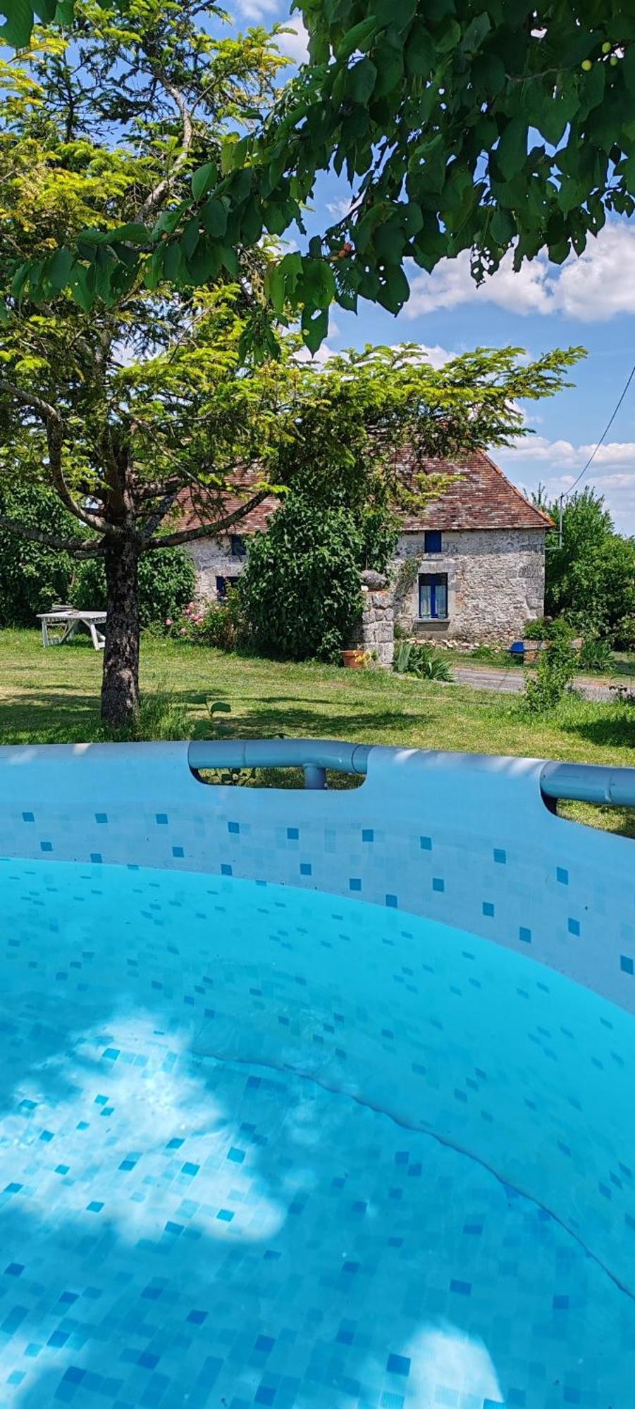 Hébergement de vacances 4 Pers, Jacuzzi, Piscine, Proche Futuroscope, Calme Et Nature A Posay