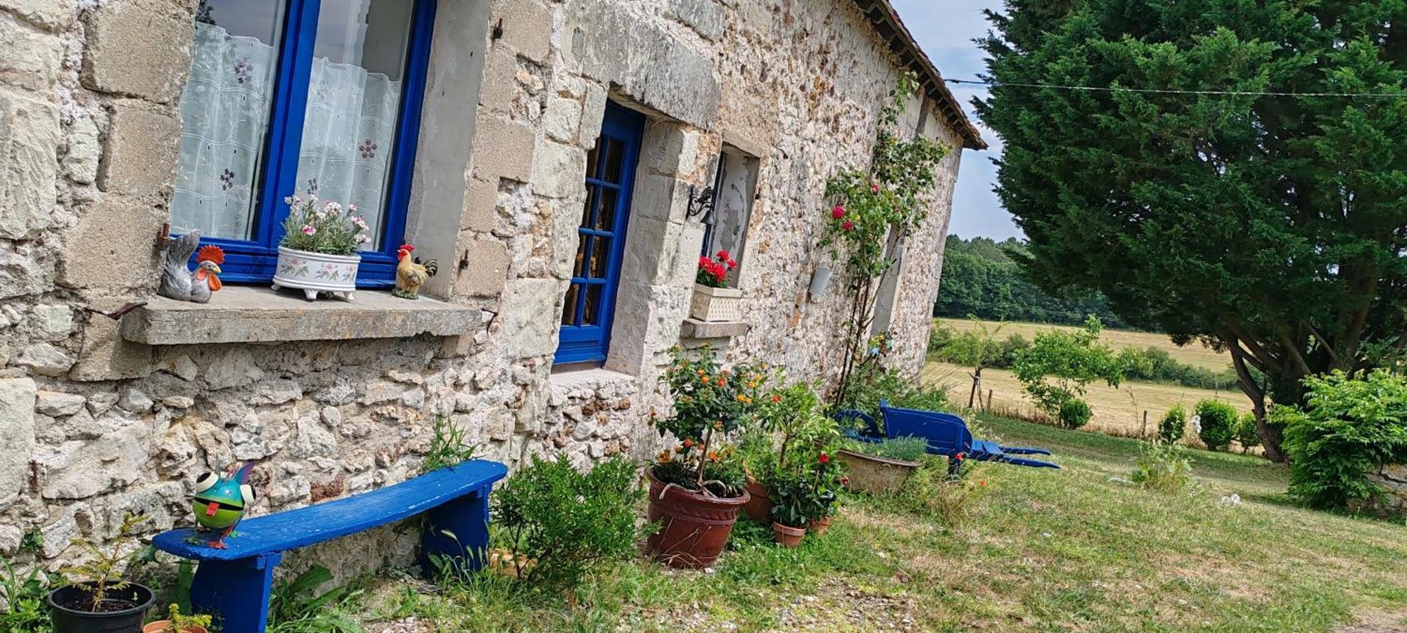 4 Pers, Jacuzzi, Piscine, Proche Futuroscope, Calme Et Nature A Posay