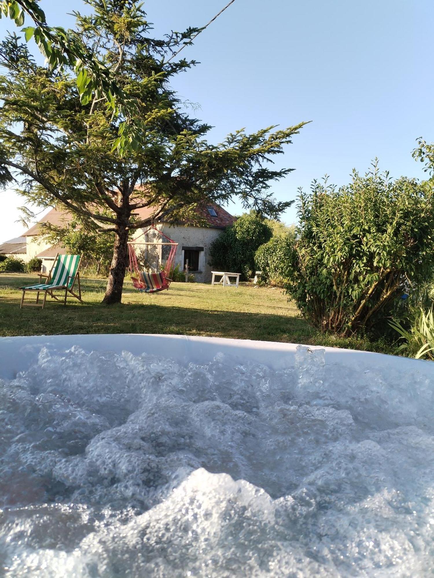 4 Pers, Jacuzzi, Piscine, Proche Futuroscope, Calme Et Nature A Posay Ferienhaus