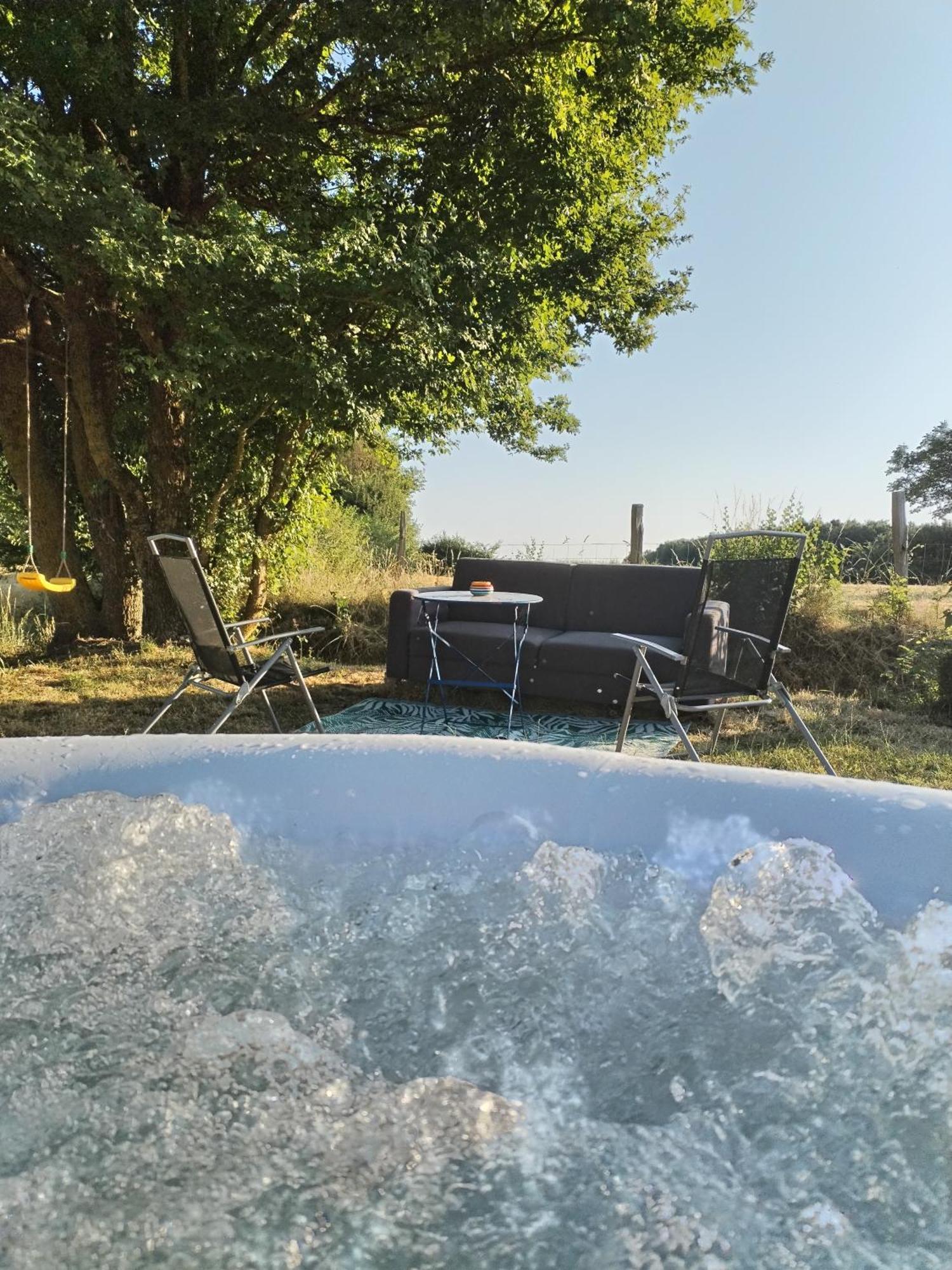 Ferienhaus 4 Pers, Jacuzzi, Piscine, Proche Futuroscope, Calme Et Nature A Posay
